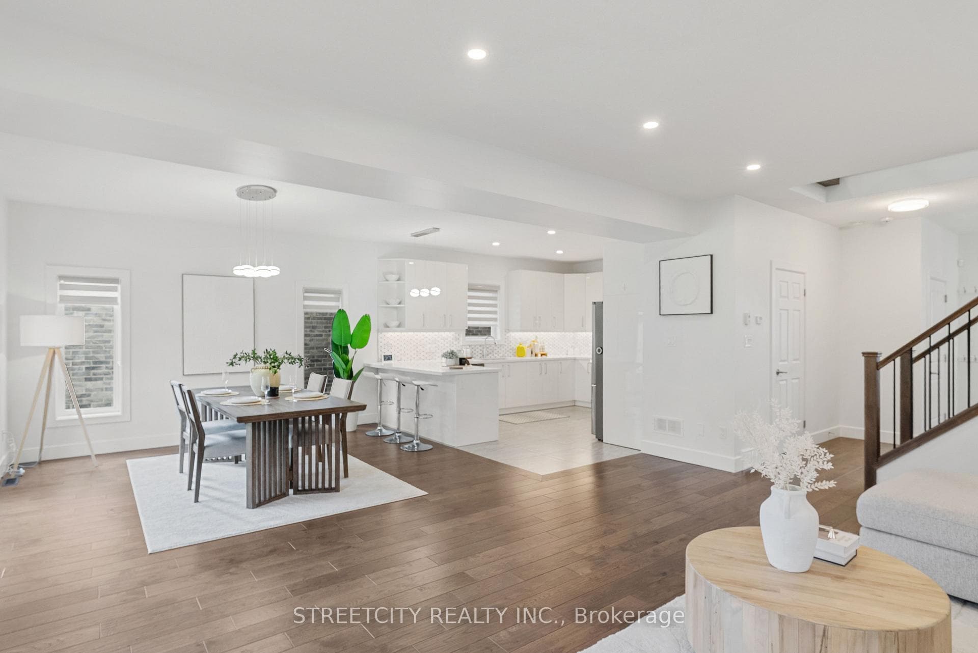 1600 Dylan Street photo 8