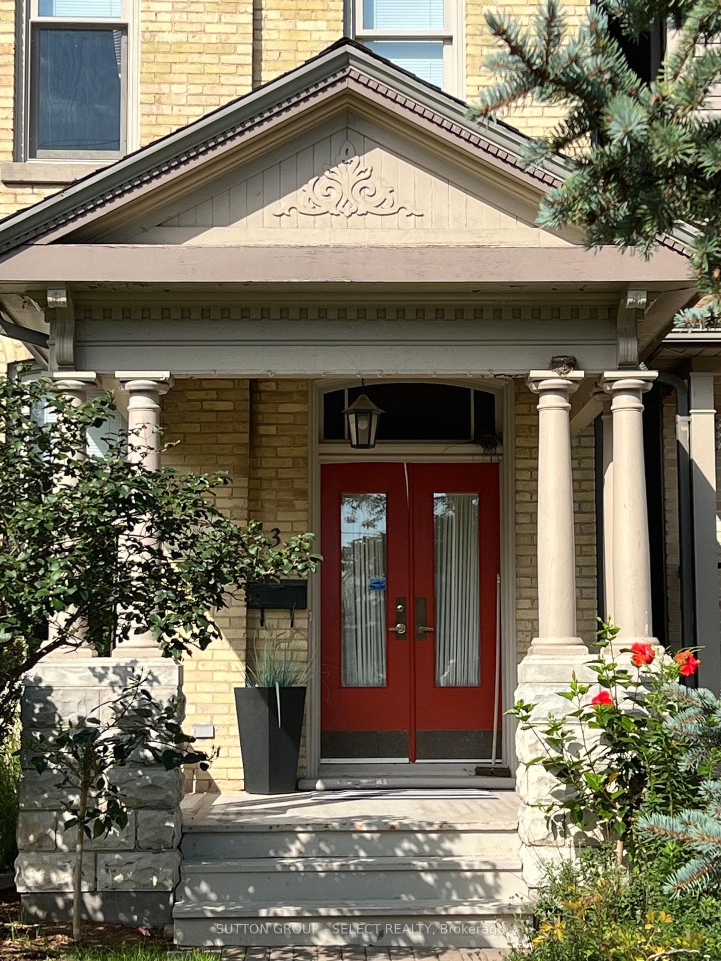 609 Colborne Street Unit 3 photo 5