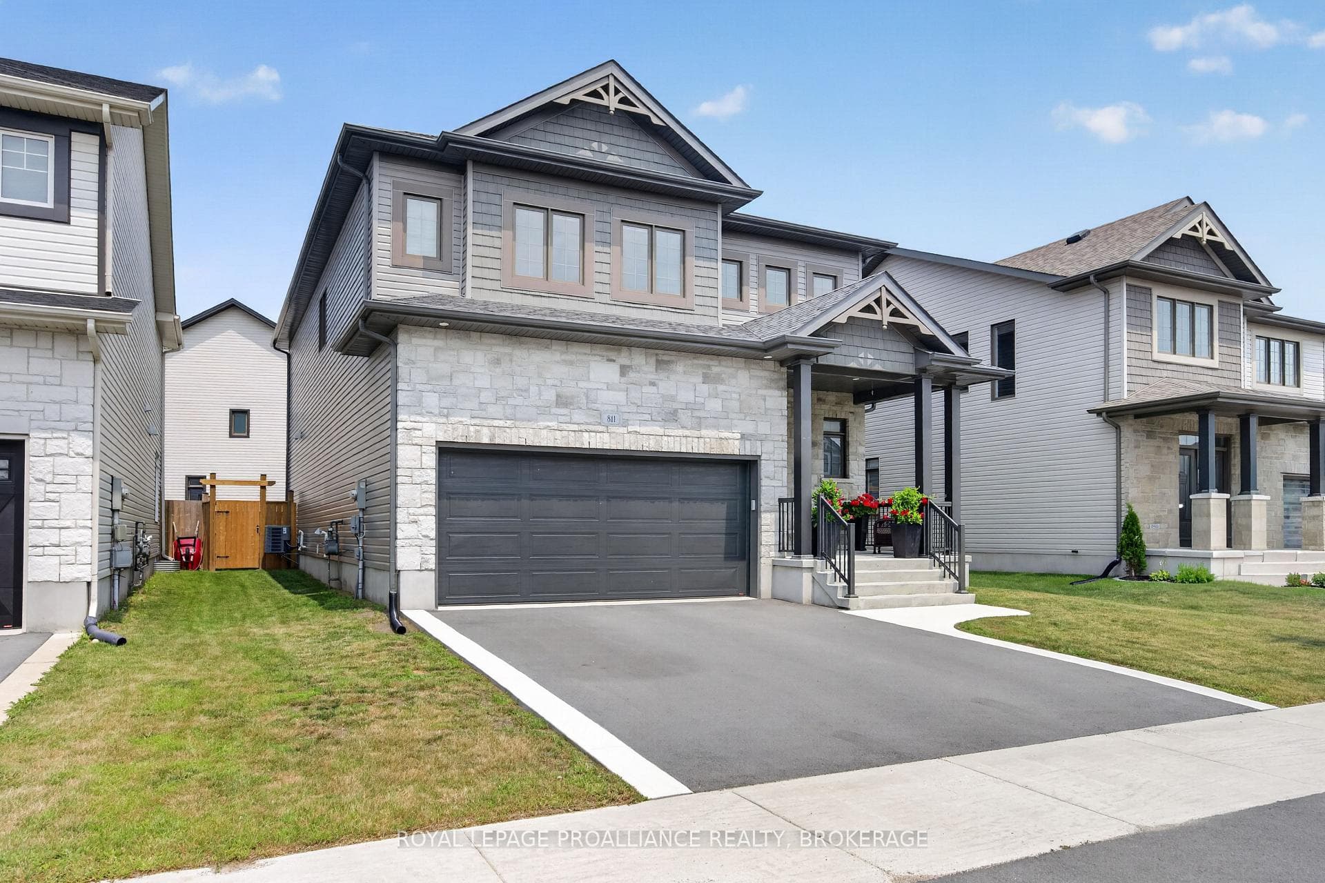 811 Riverview Way photo 4