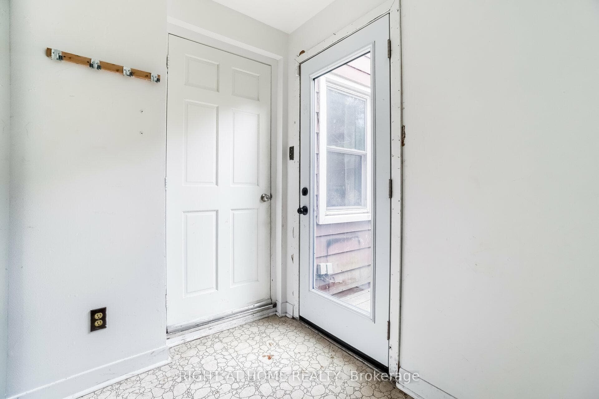 169 Beaconsfield Avenue photo 16