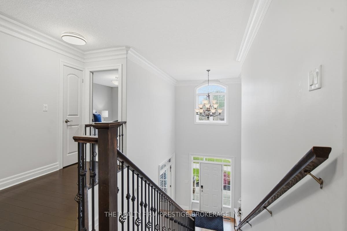 2051 Westpoint Heights photo 22