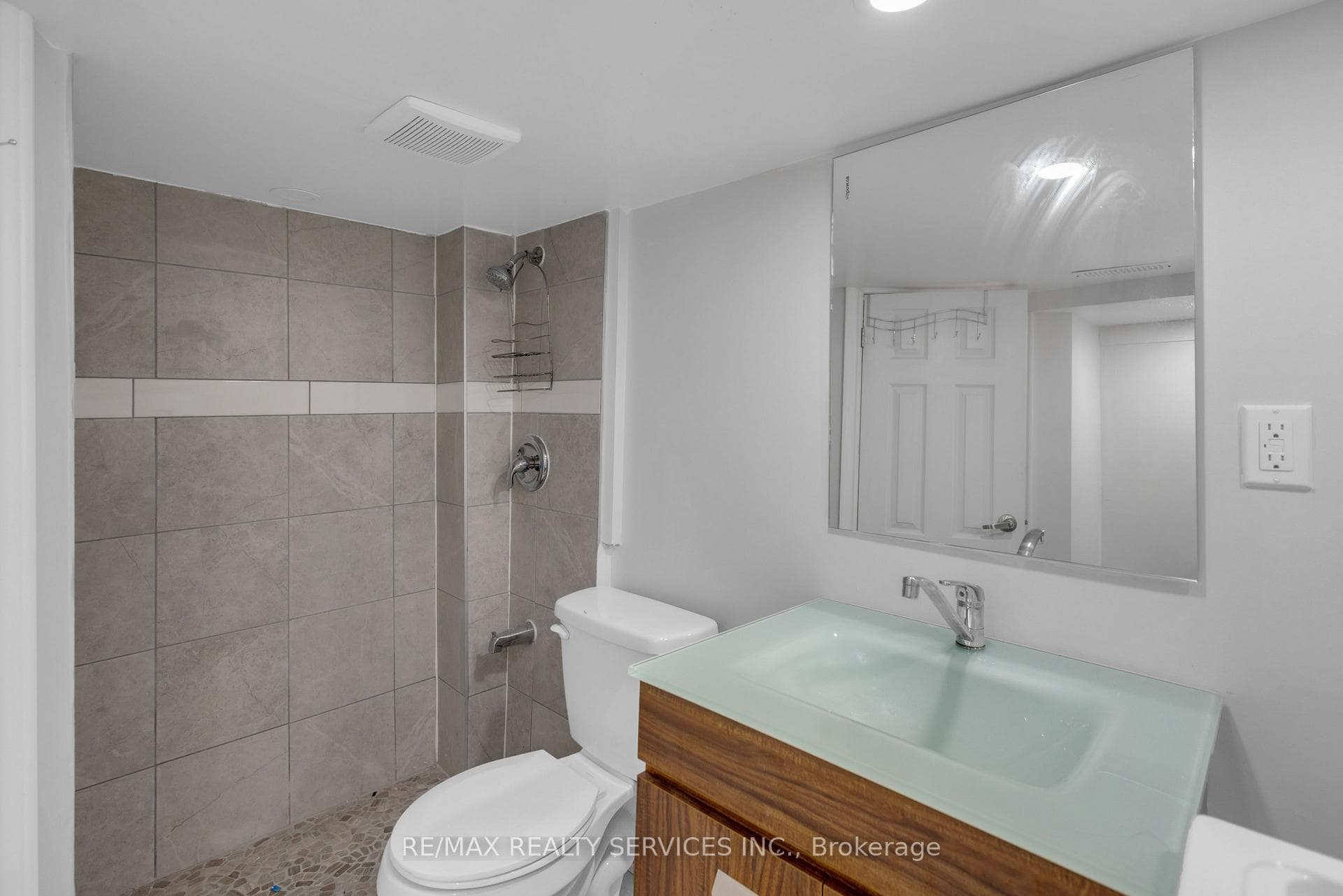 827 Craven Road photo 11