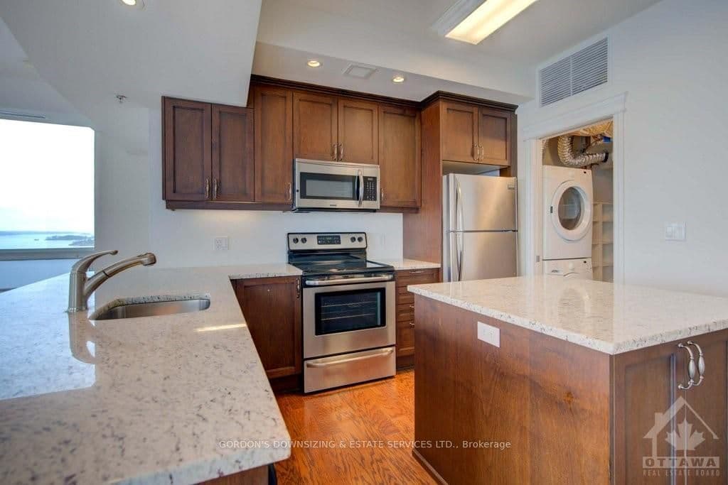 15 ST ANDREW Street Unit 1501 photo 10