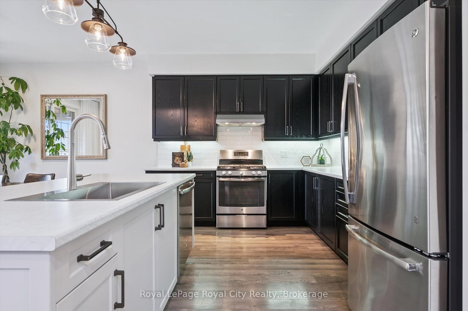 98 Kay Crescent photo 14