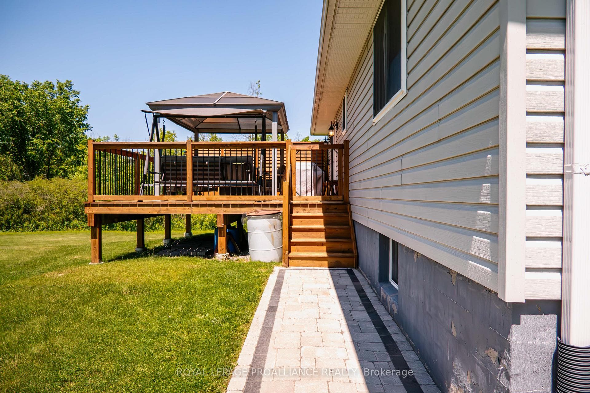 2379 Wallbridge Loyalist Road photo 30