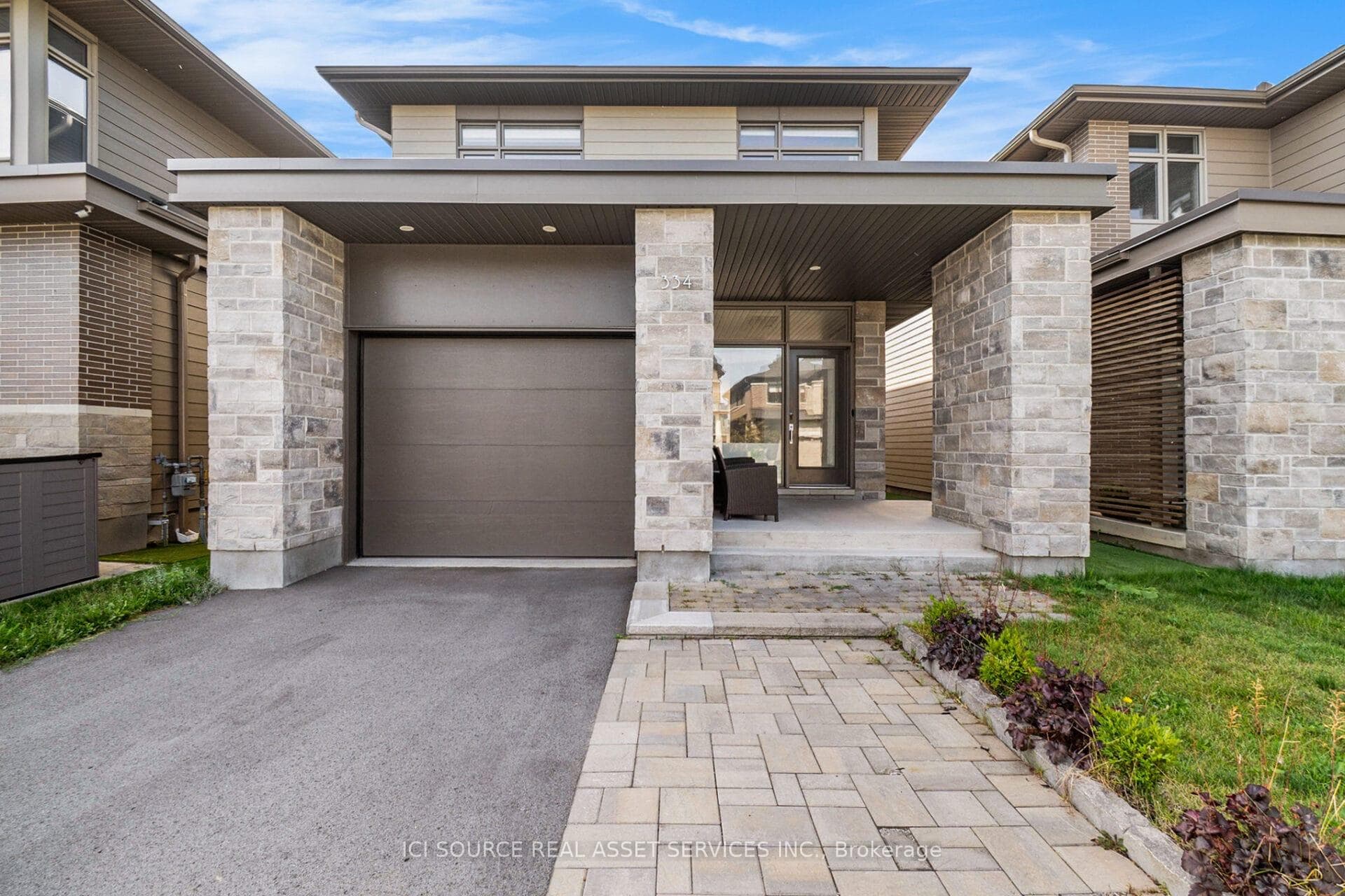 334 Lysander Place photo 1