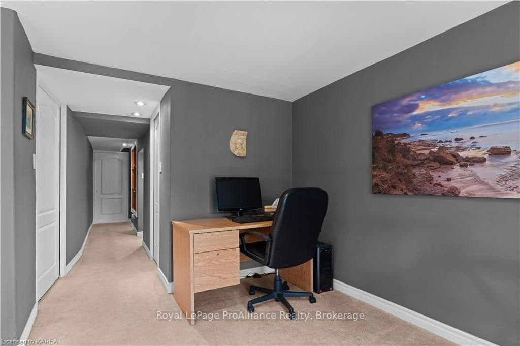 1548 CRIMSON Crescent photo 36