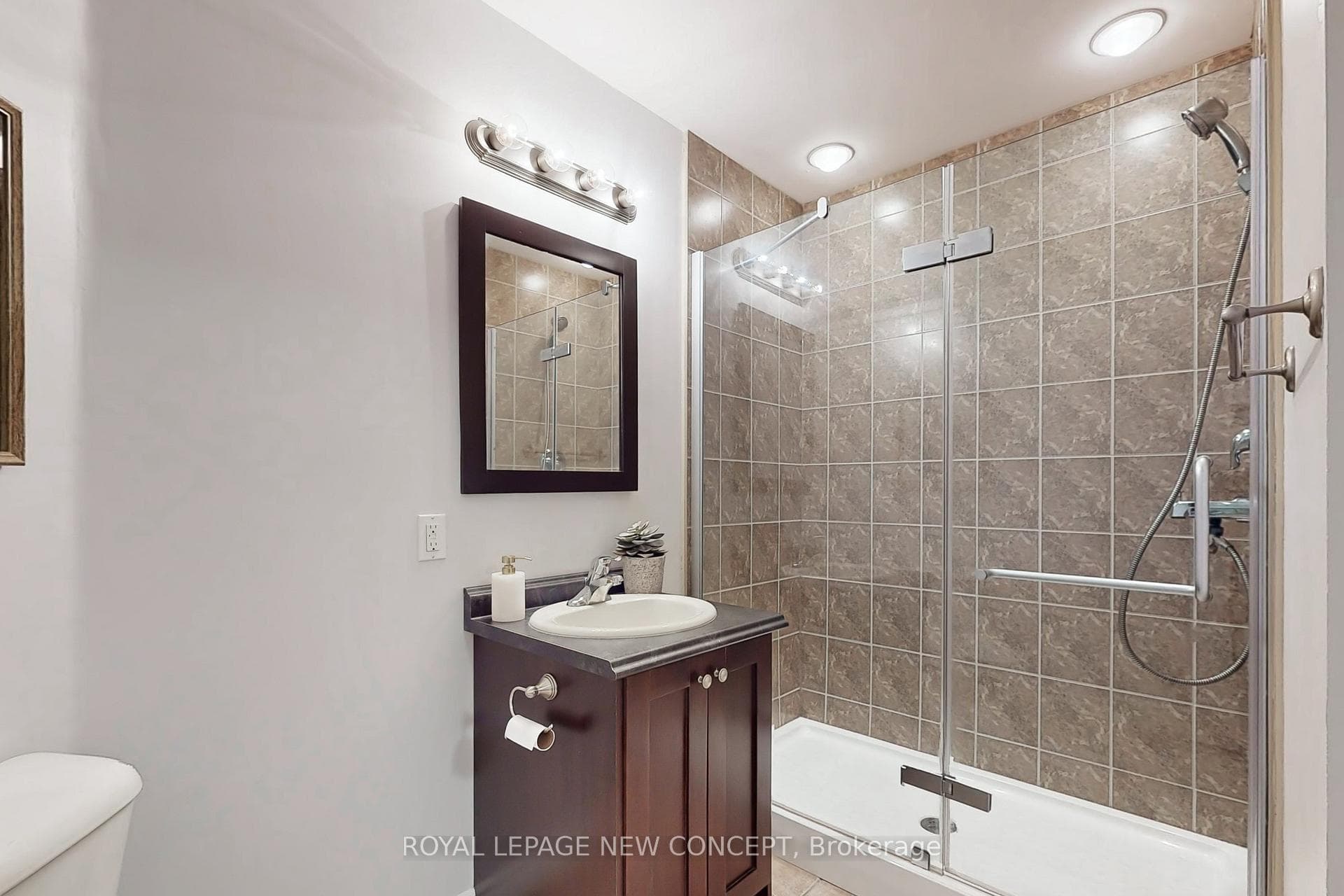 1330 Upper Paradise Road photo 16