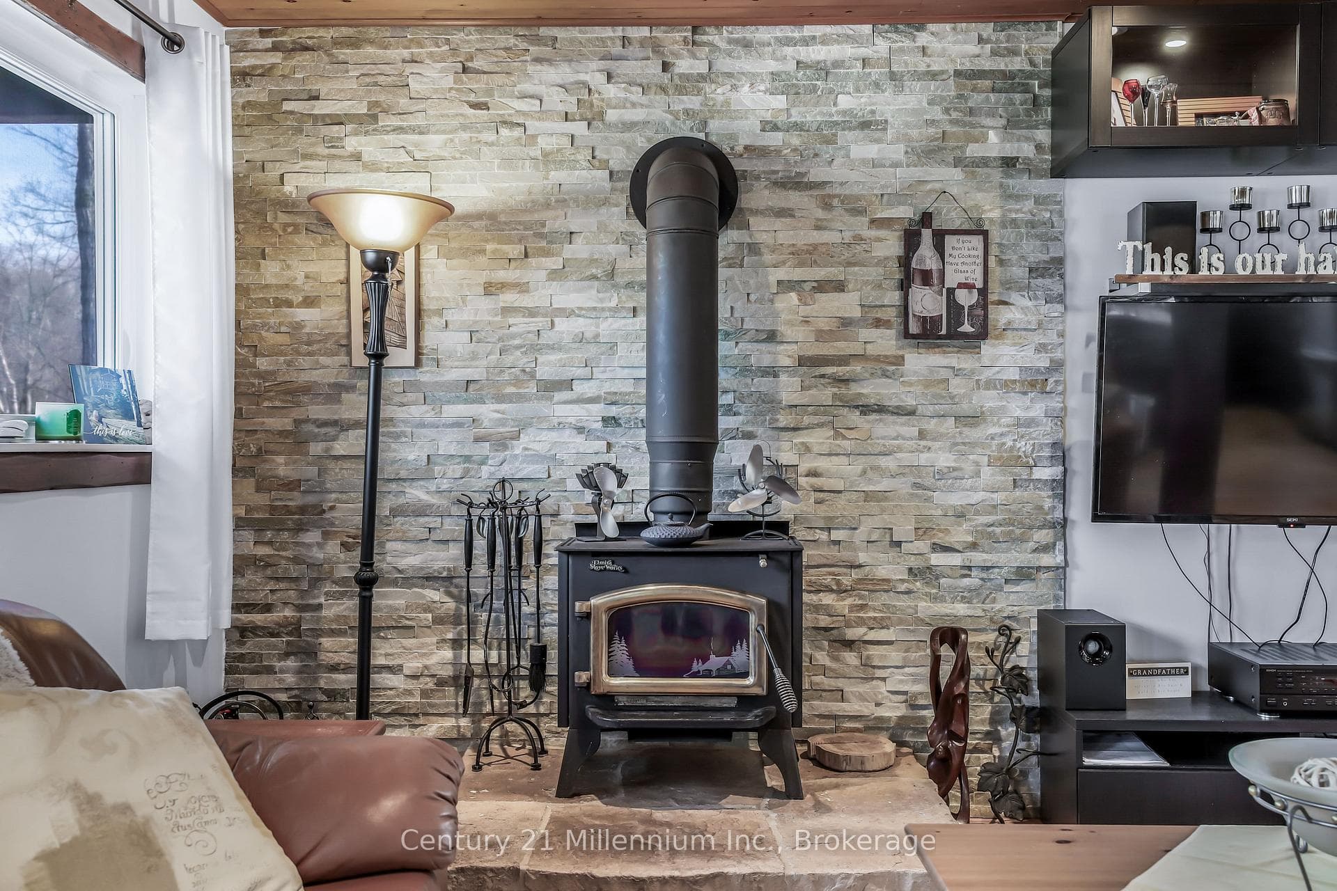 446 Manley Crescent photo 8