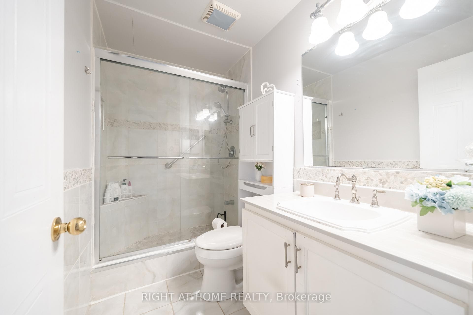 2nd floor bathroom