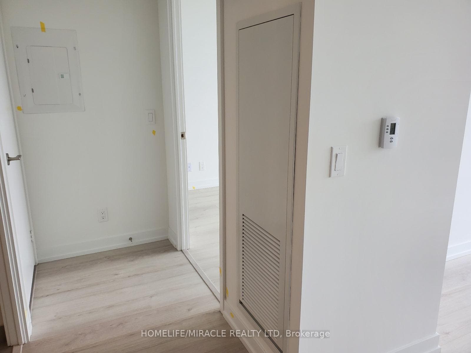 33 Helendale Avenue Unit 2411 photo 15