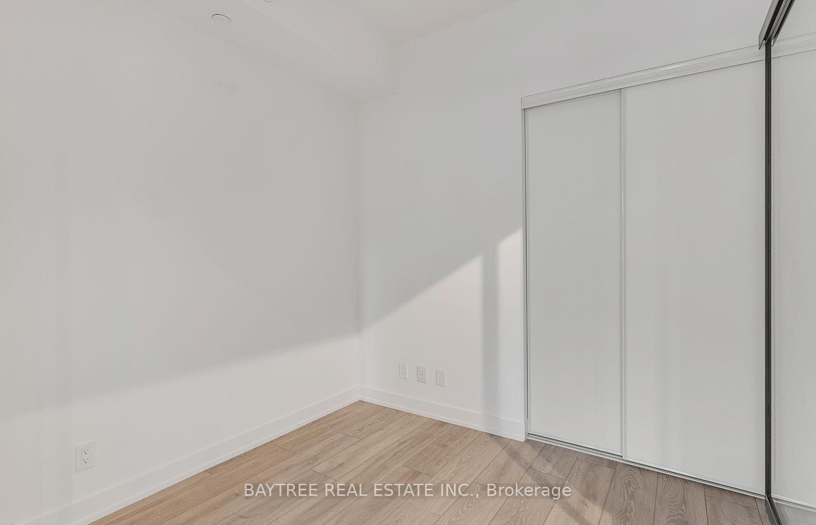108 Peter Street Unit 2703 photo 9