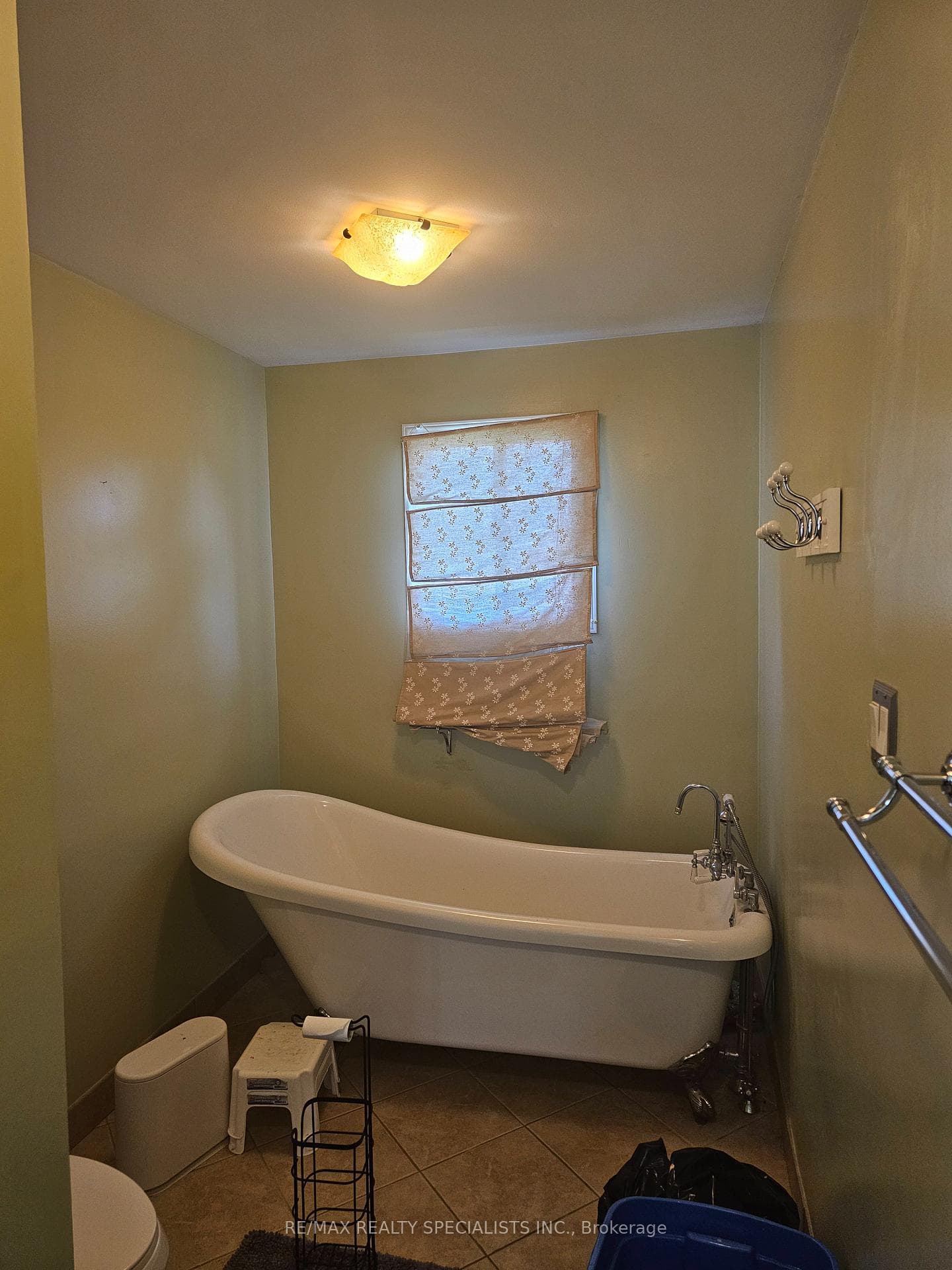 283 Delancey Boulevard photo 34