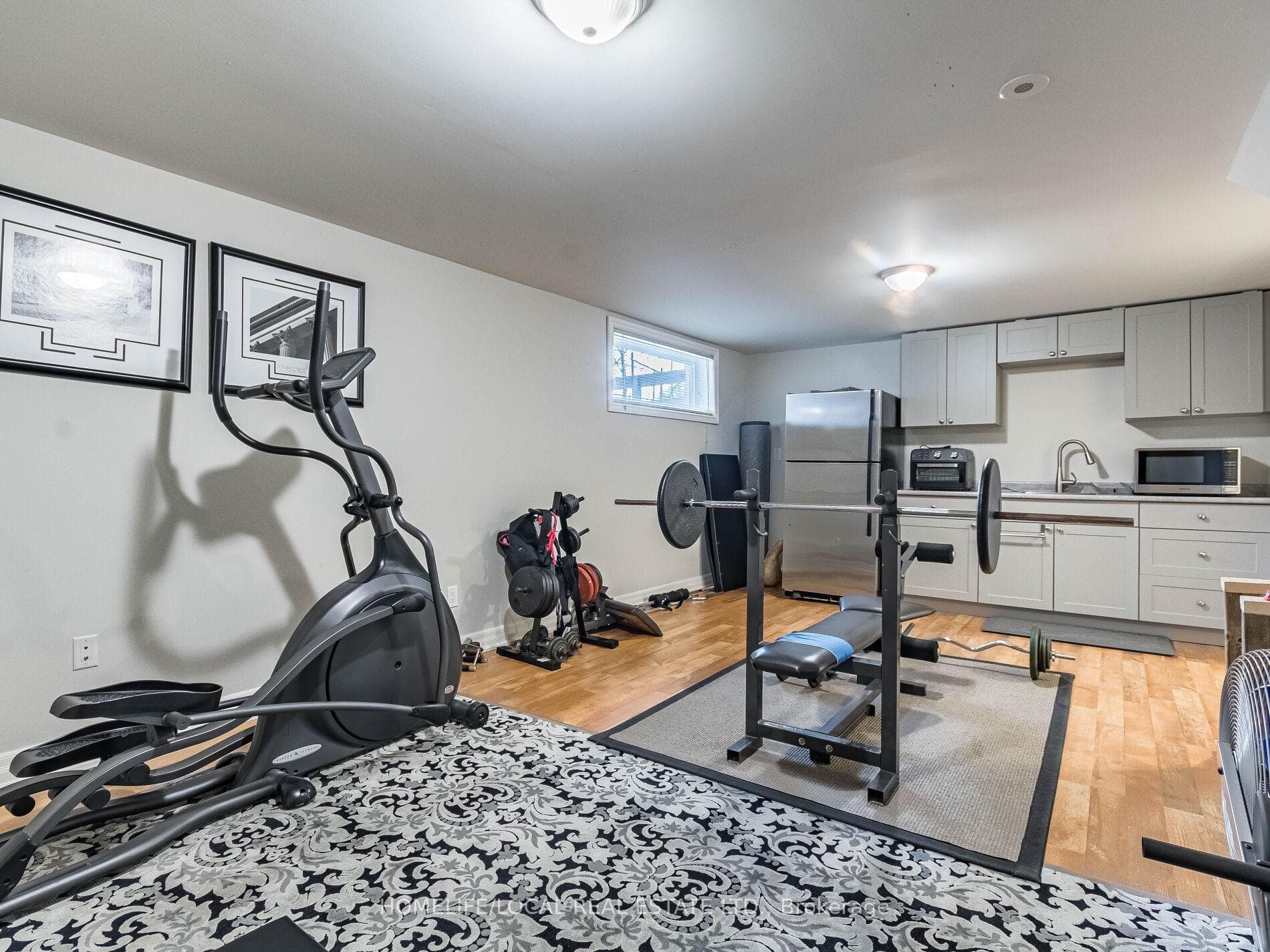 16 Acton Avenue photo 32