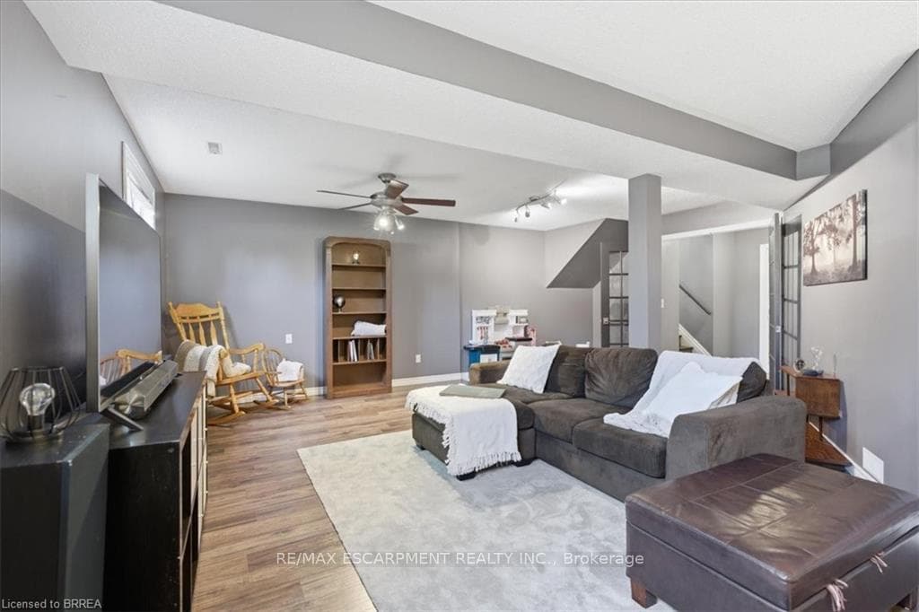 33 Edward Avenue photo 24