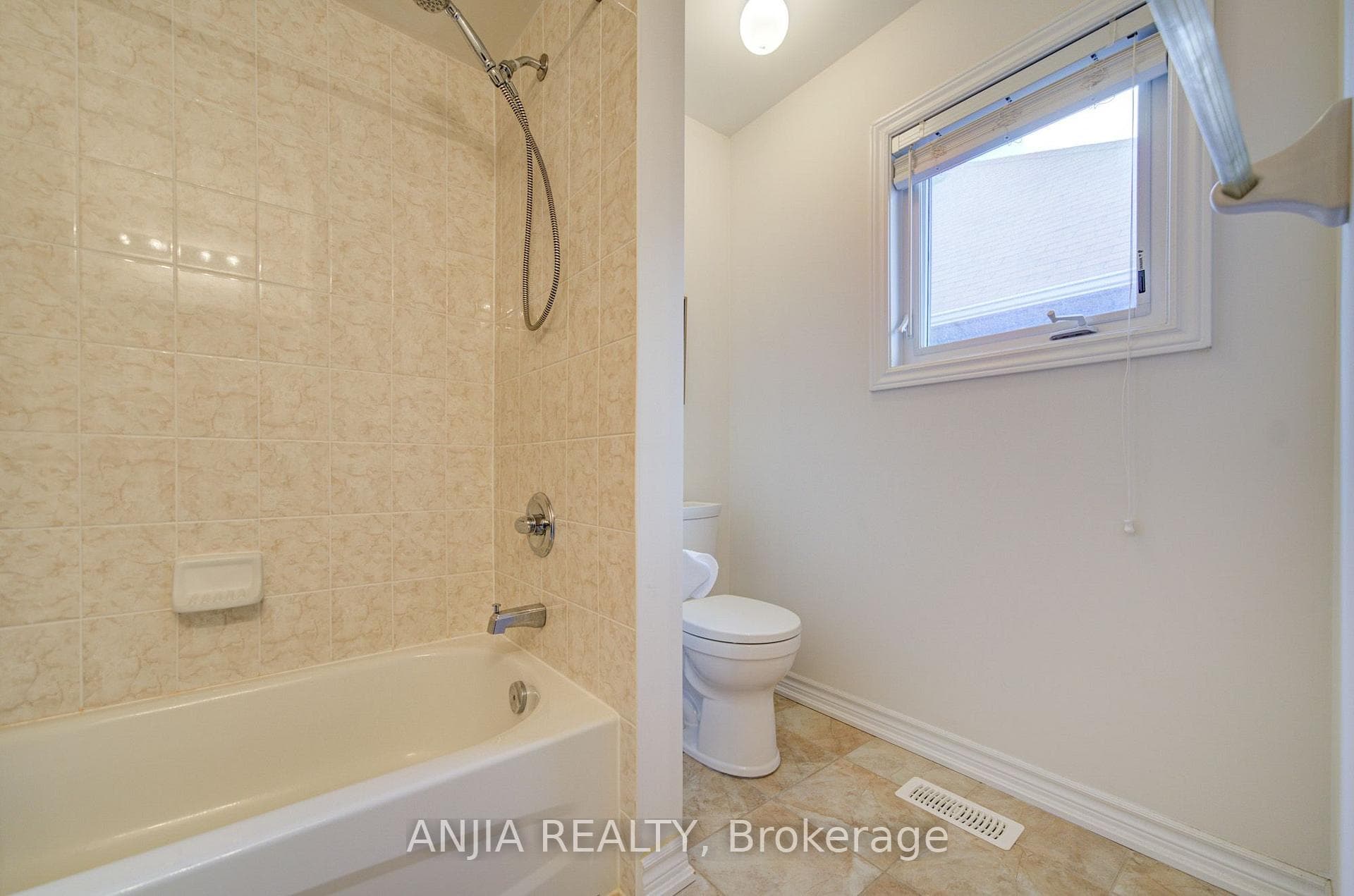 92 Carolina Rose Crescent photo 43