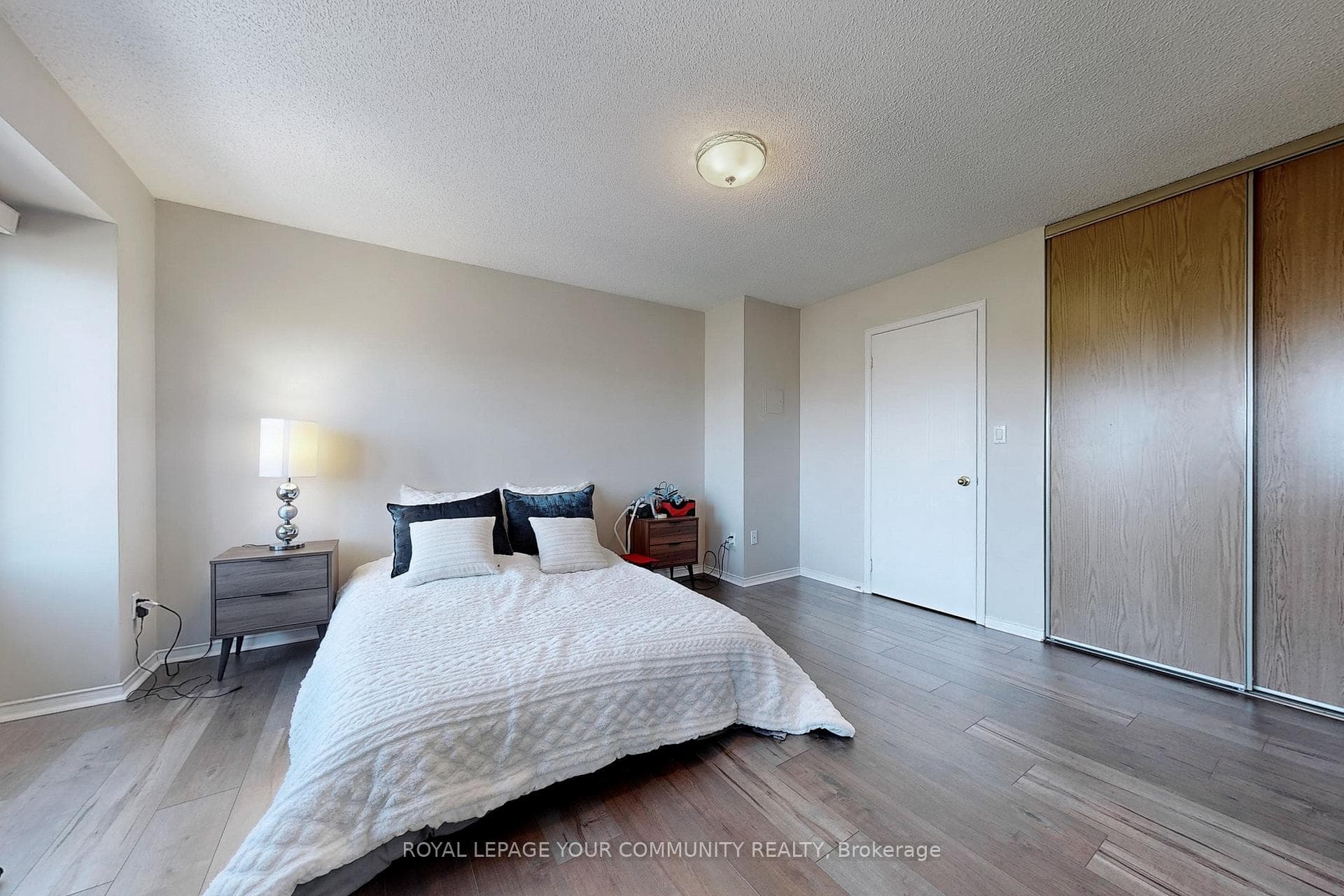 895 Maple Avenue Unit 526 photo 20