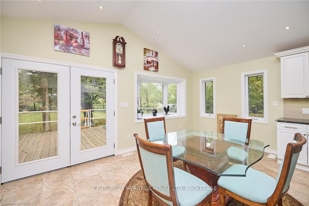 1175 BENNER Avenue photo 11