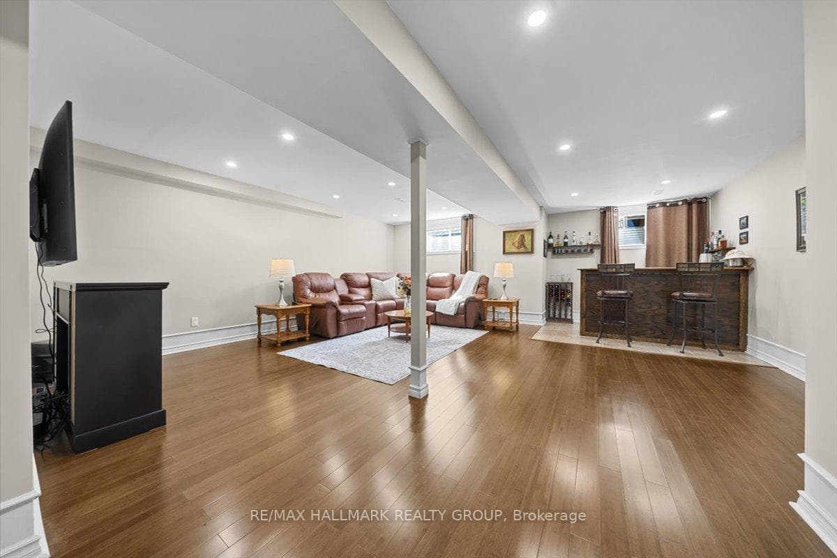 184 Bonnyley Crescent photo 36