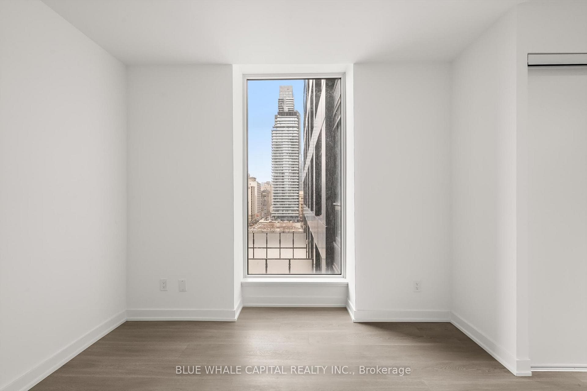 8 Wellesley Street Unit 1006 photo 9