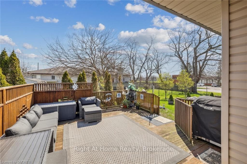 922 RUBY Avenue photo 4