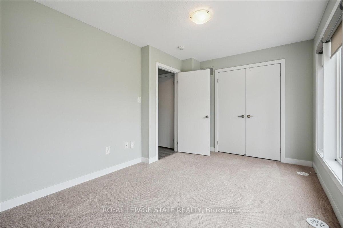 5 Esplanade Lane photo 32
