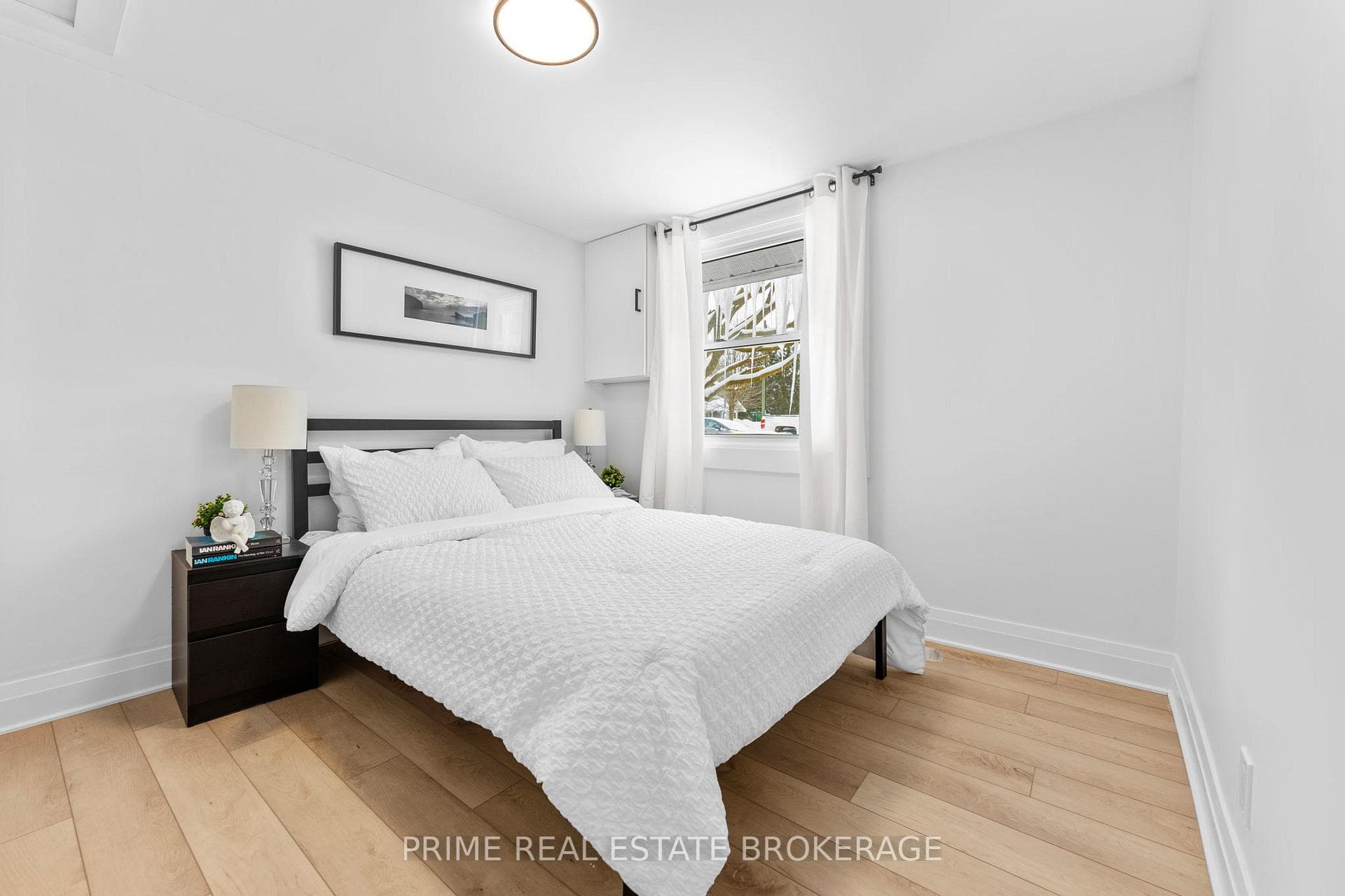247 Huron Street photo 14