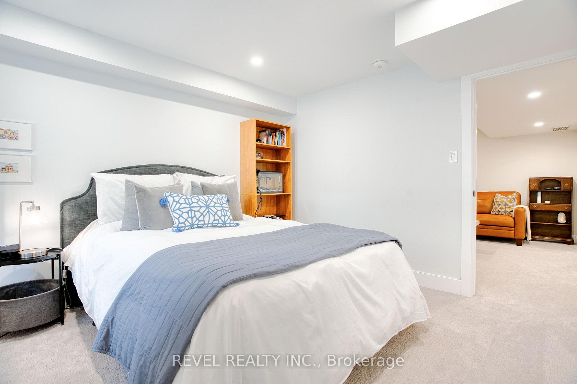 793 Green Lane photo 30
