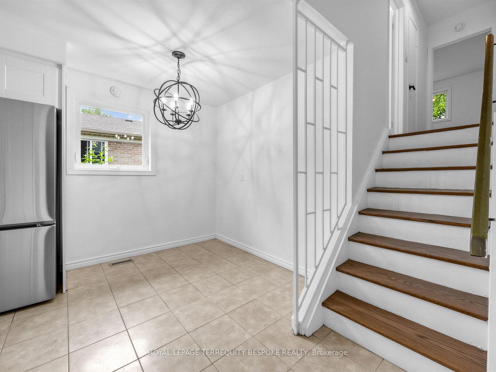 9 Midcroft Drive photo 19