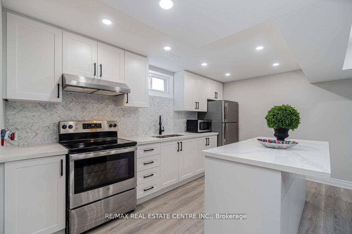 34 HAMILTON Court photo 26