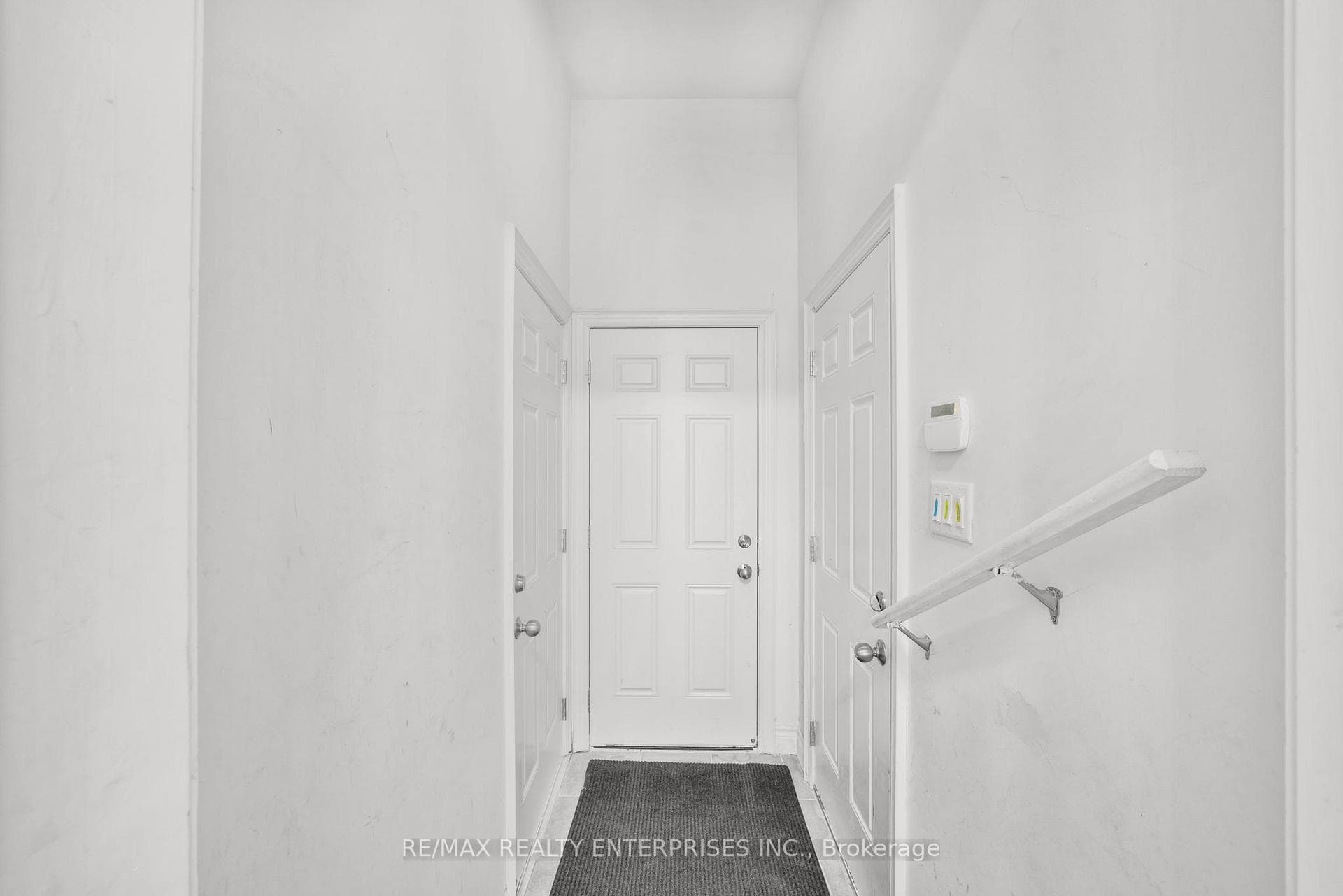 17 Deer Pass Road Unit Lower photo 3