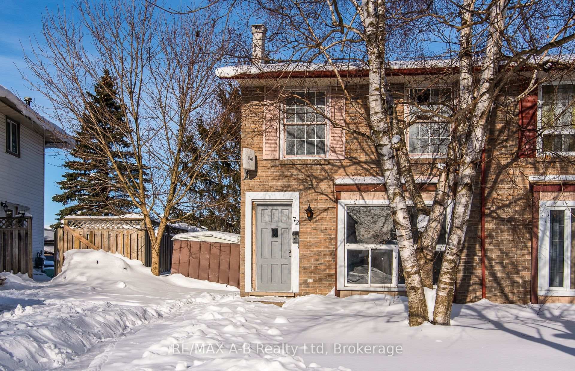 72 Crehan Crescent photo 2