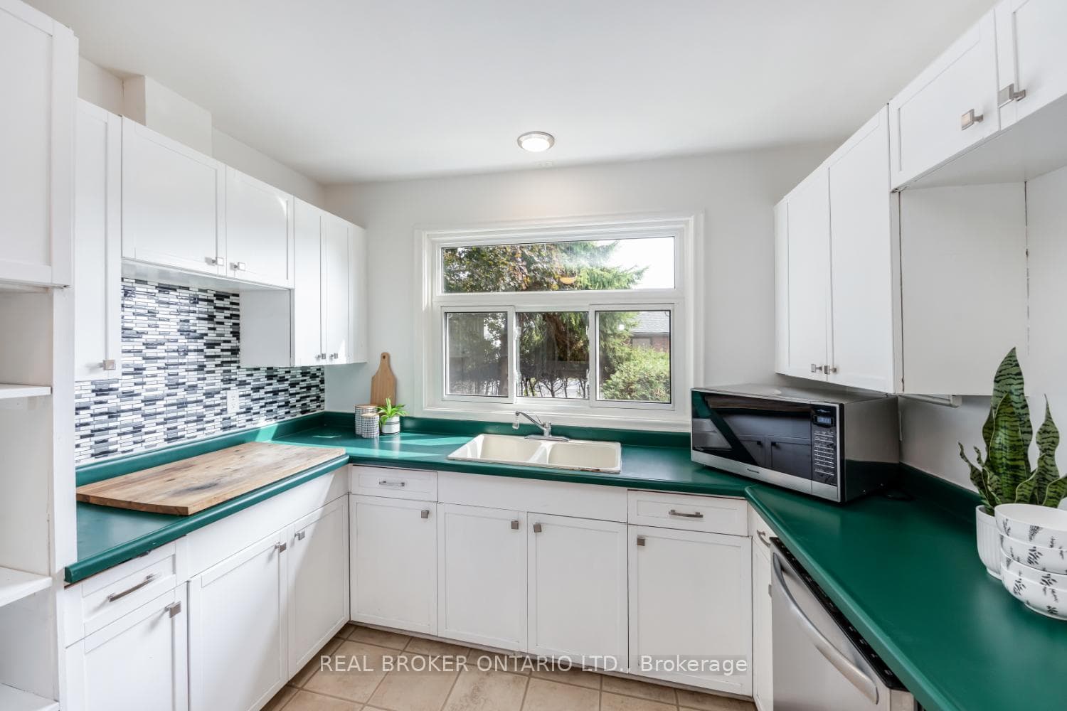 17 Jane Avenue photo 14