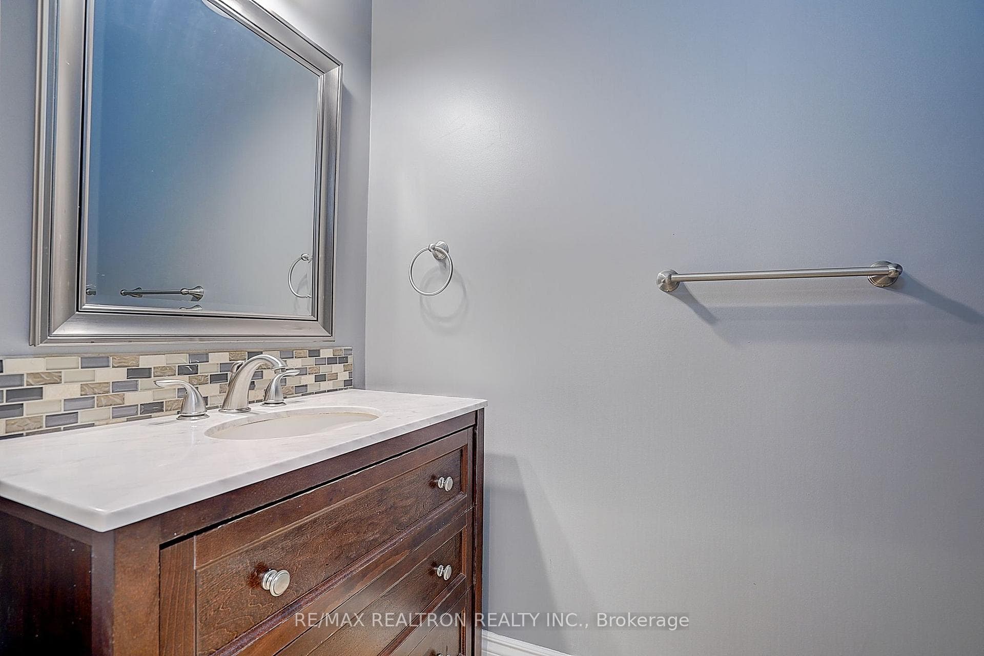 99 Hurd Street photo 26