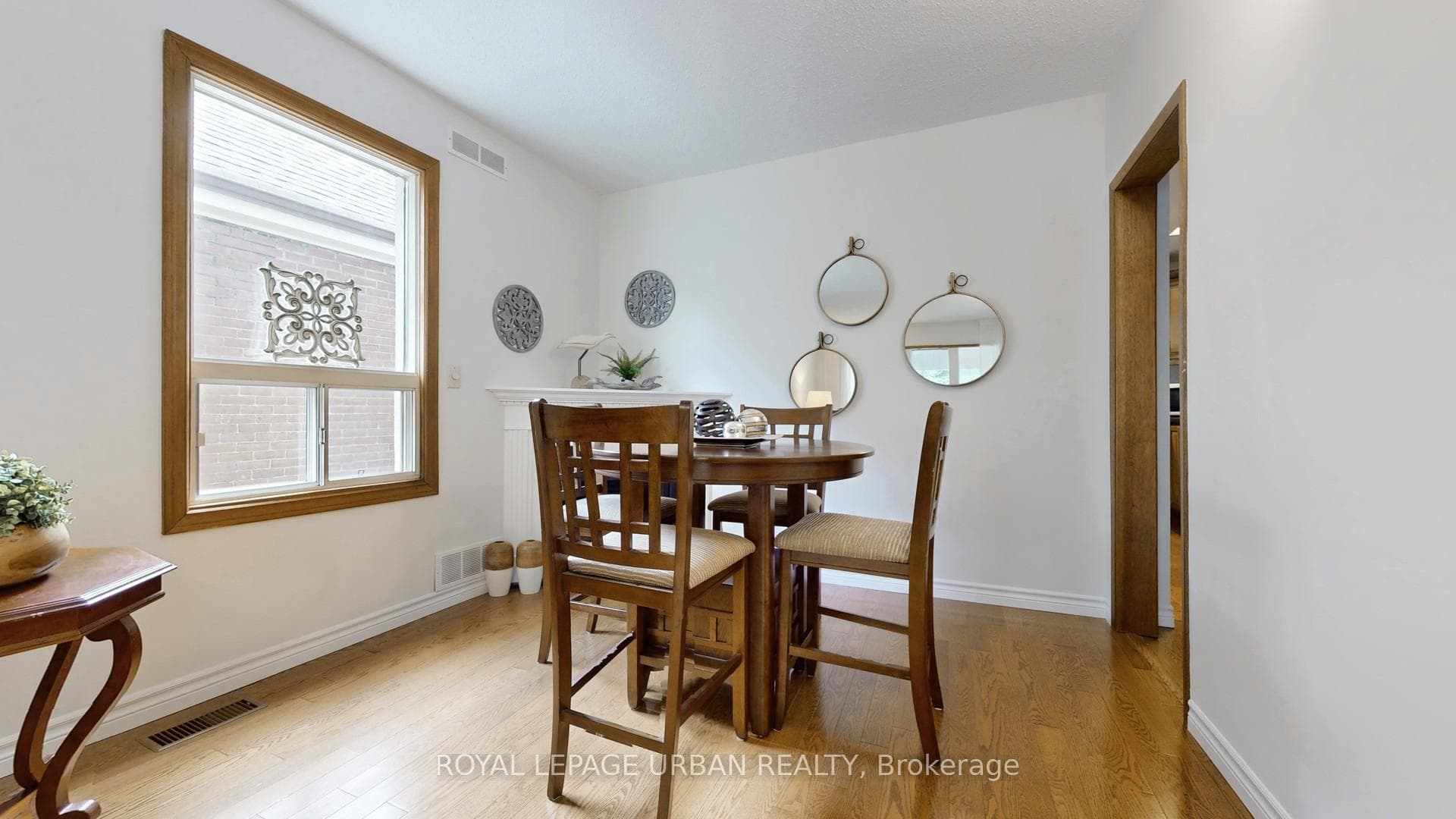 358 Monarch Park Avenue photo 8