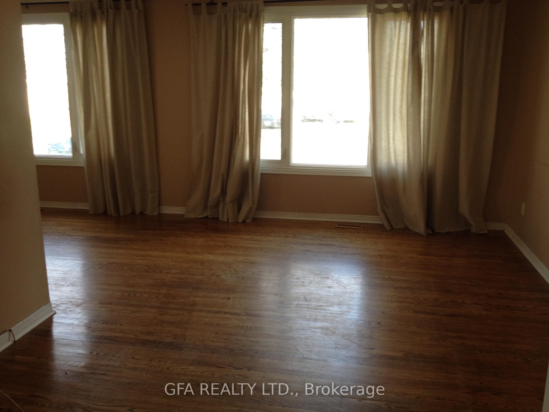 30 Reigate Avenue photo 2