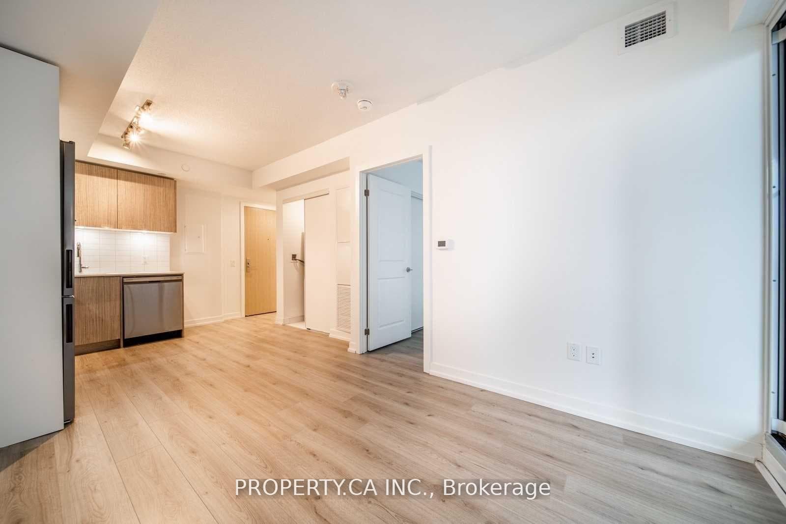 395 Bloor Street Unit 1803 photo 8