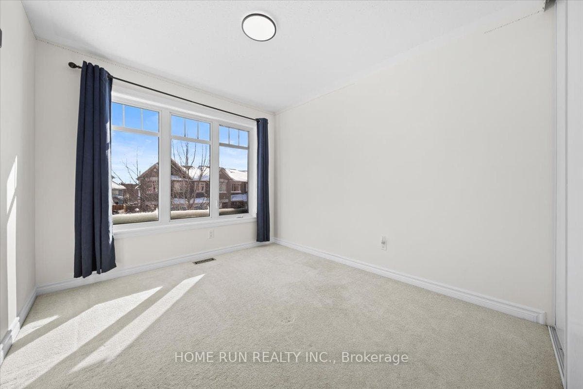 143 Garrity Crescent photo 27