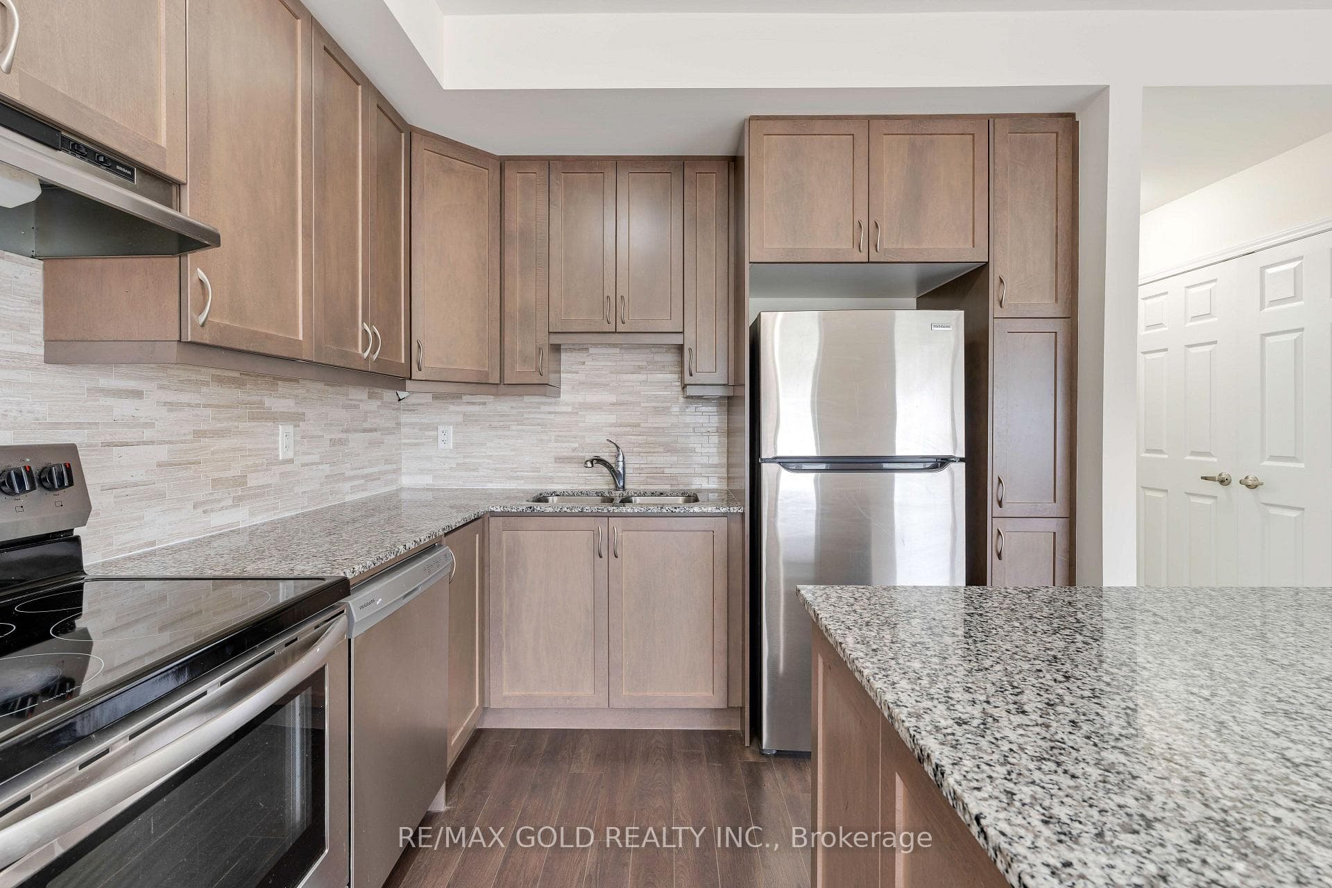240 Lagerfeld Drive Unit 16 photo 15