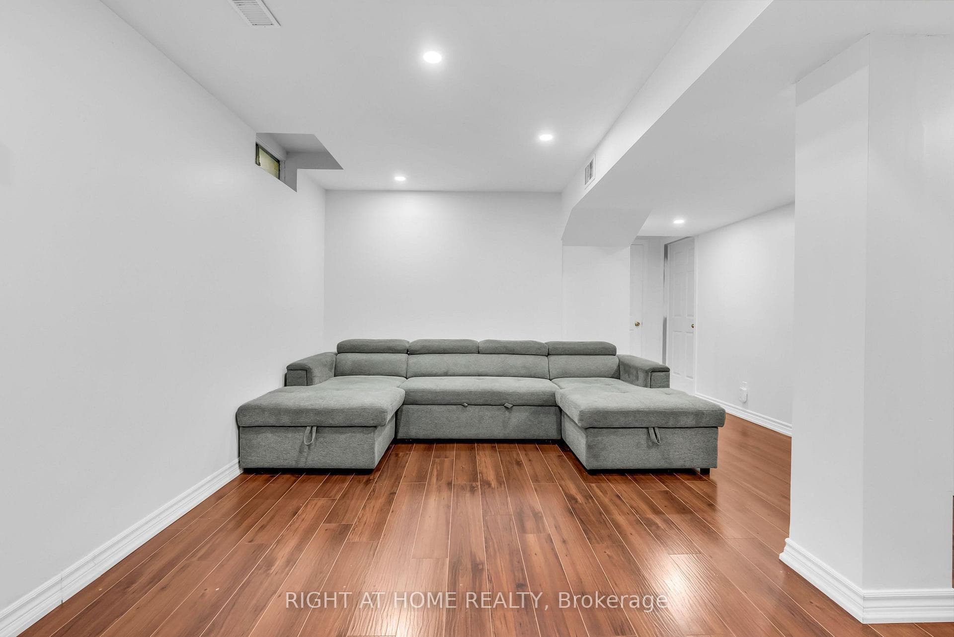847 Stonebridge Avenue photo 33