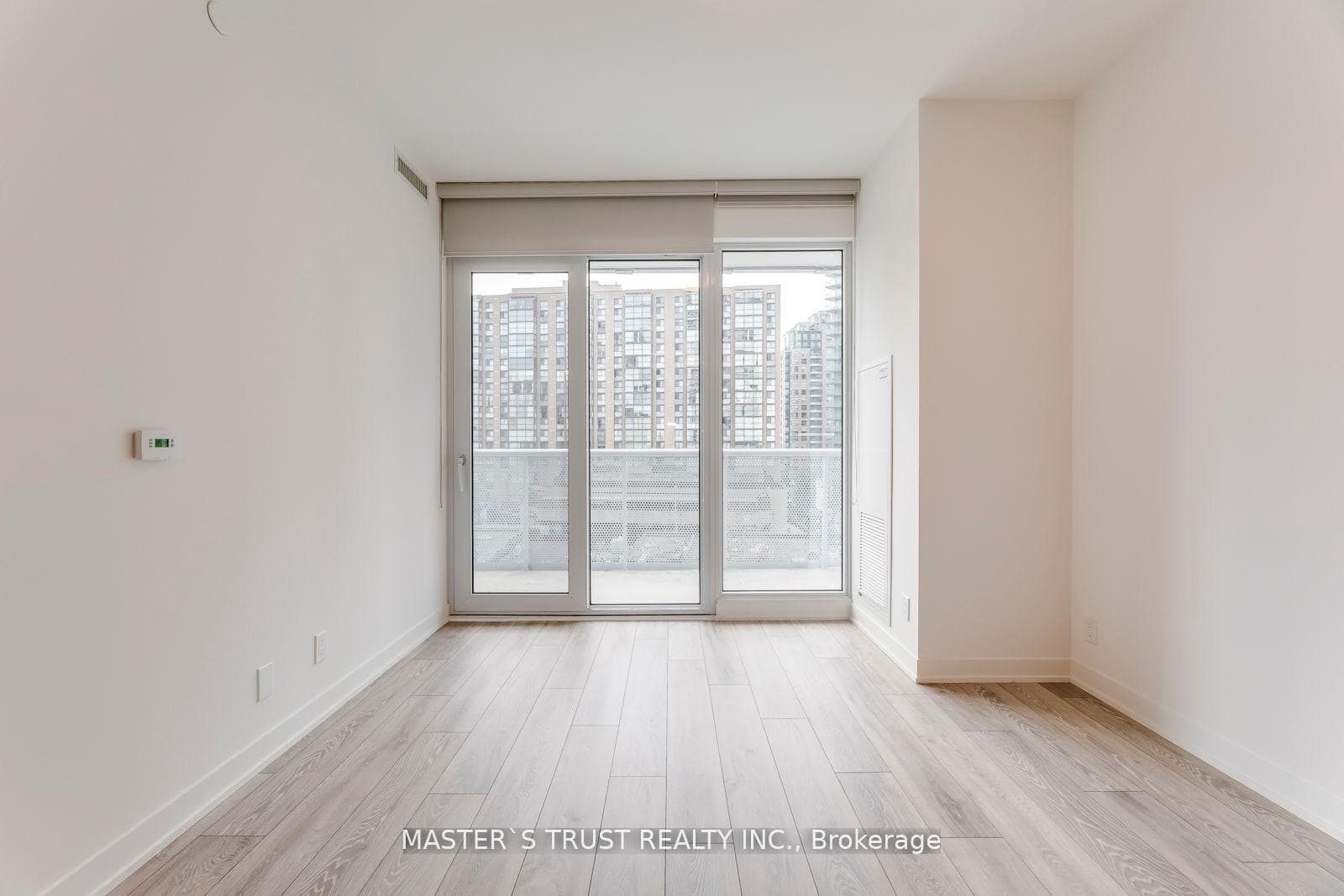 15 Holmes Avenue Unit 504 photo 2