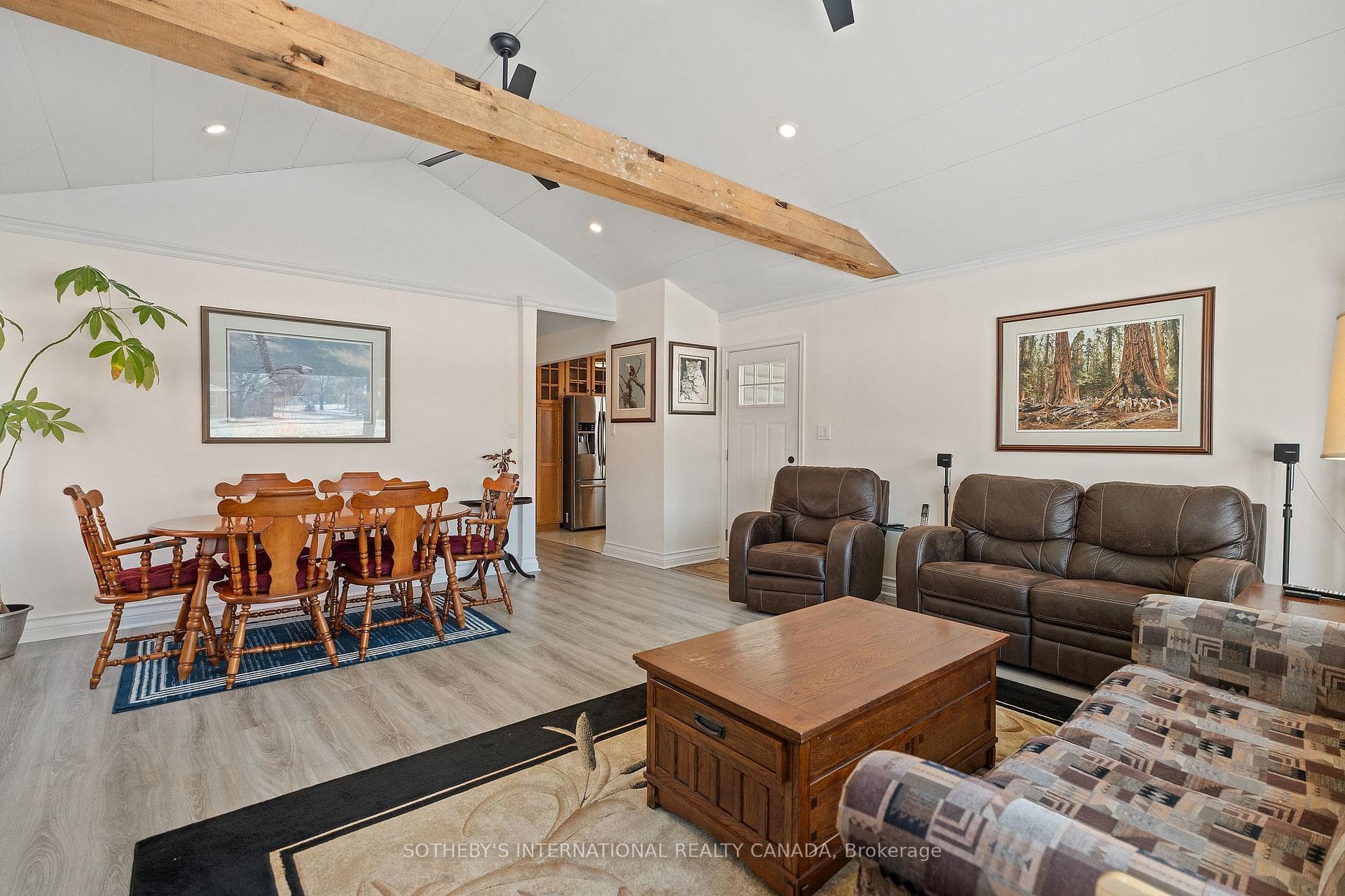 104 Golden Boulevard photo 6