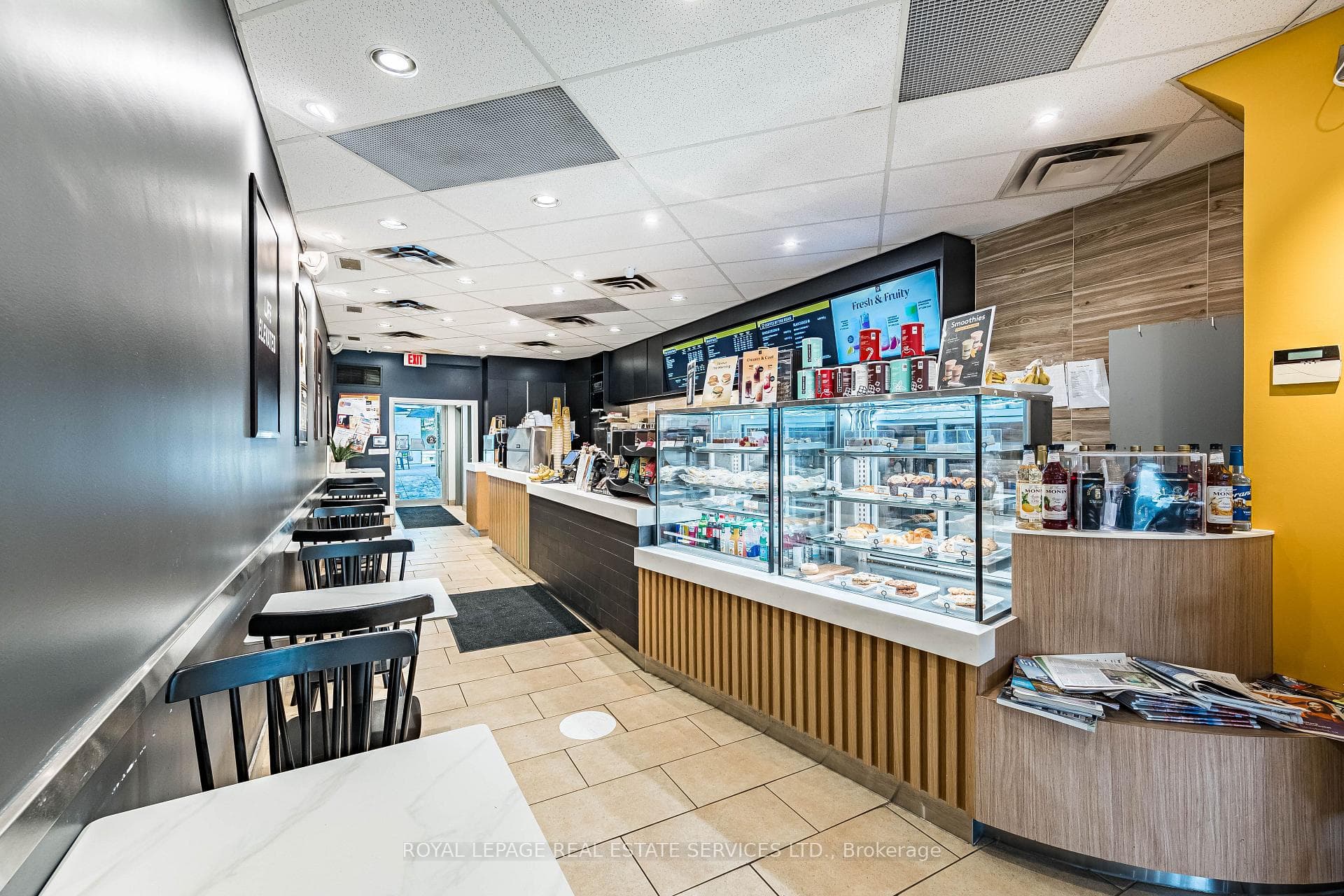 2340 Bloor Street photo 6