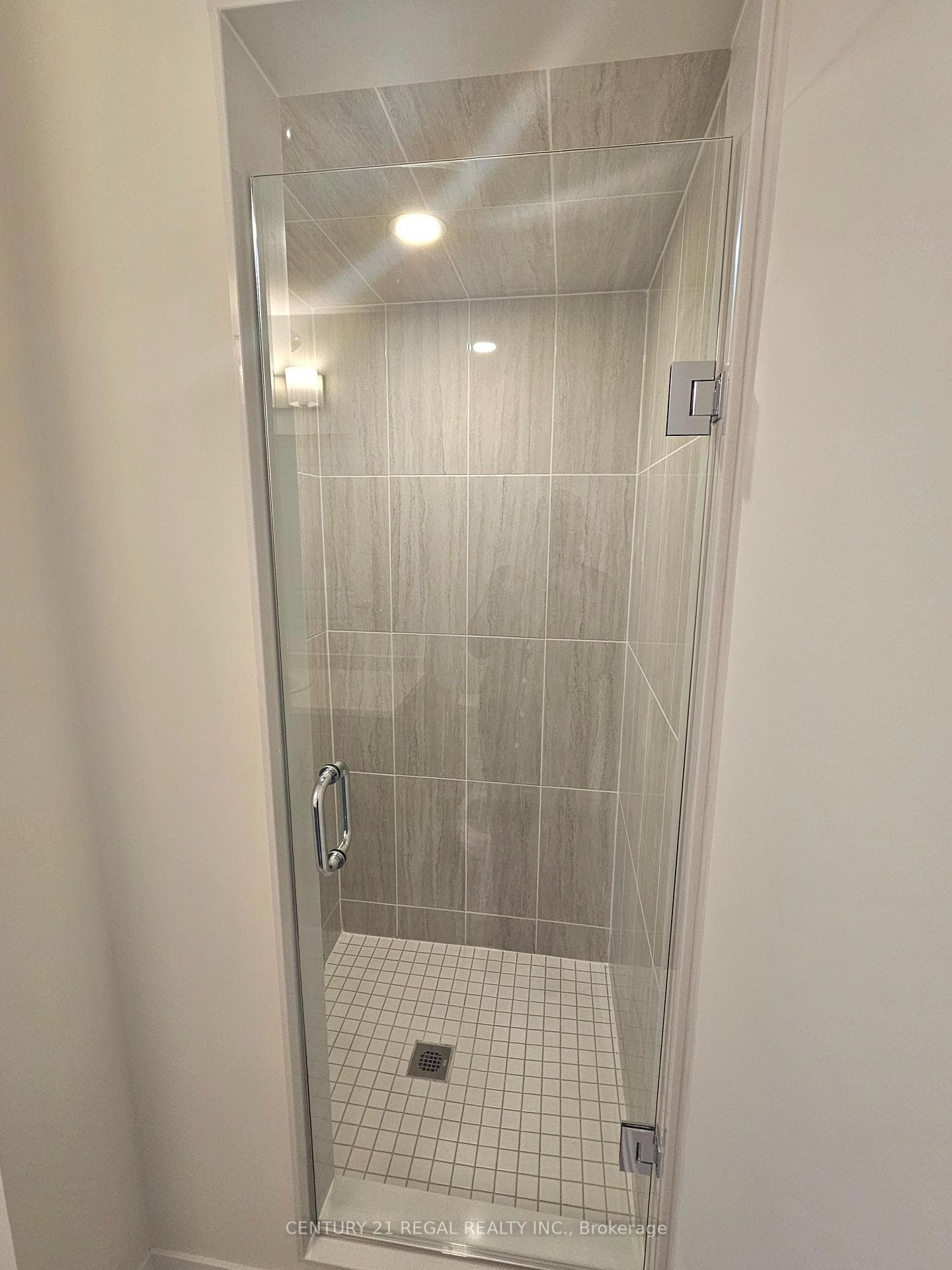 1546 Hilson Heights photo 17