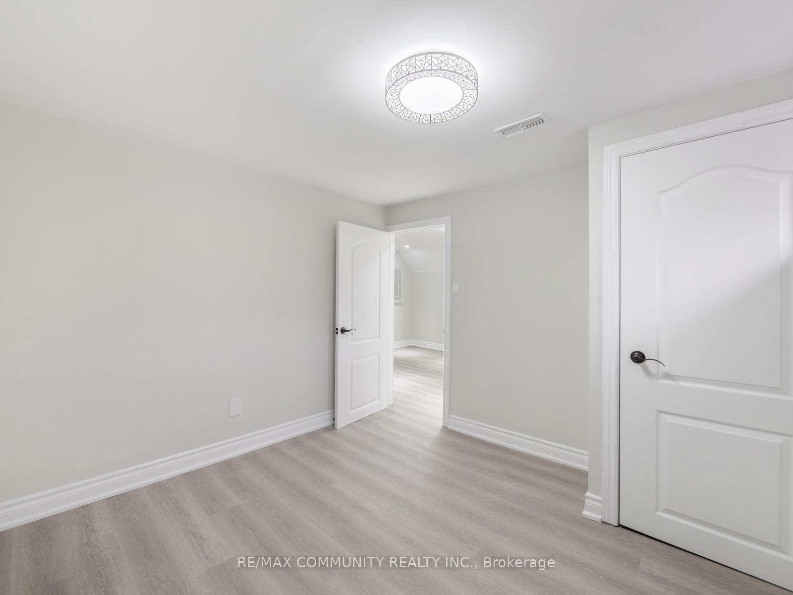 6 Paulander Avenue photo 27