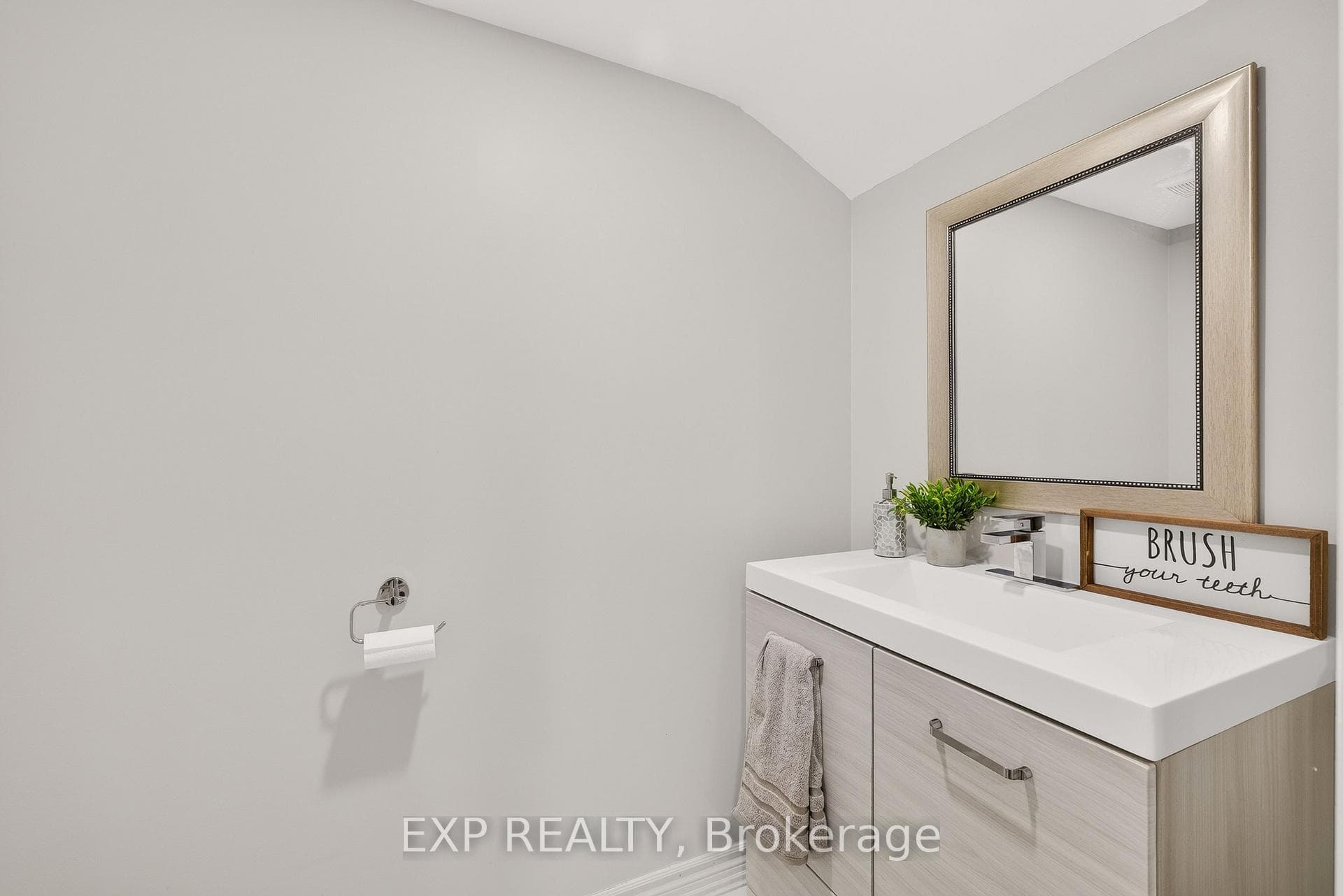 620 Munich Circle photo 38