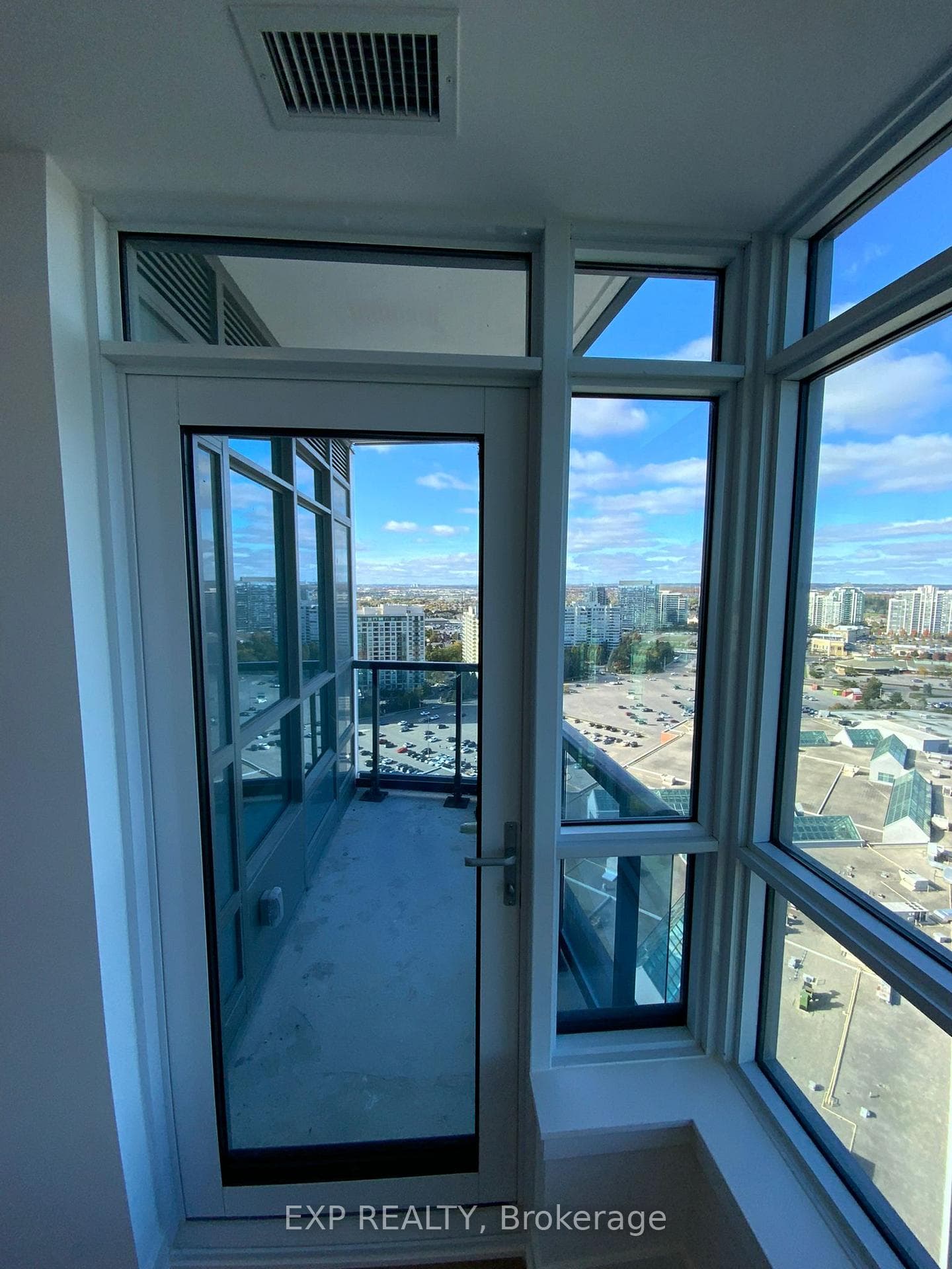 50 Upper Mall Way Unit 2108B photo 4