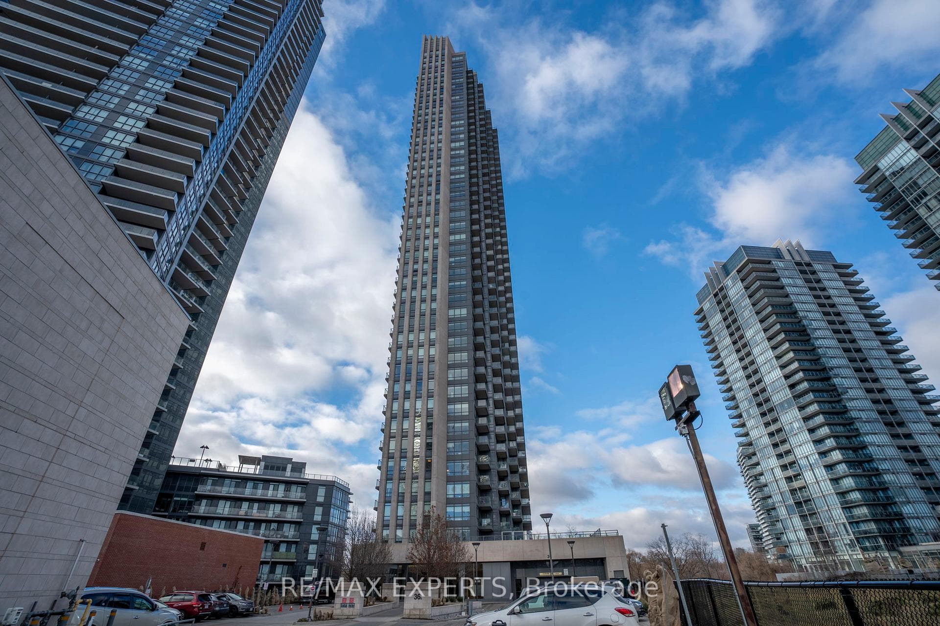 36 Park Lawn Road Unit 2308 photo 2