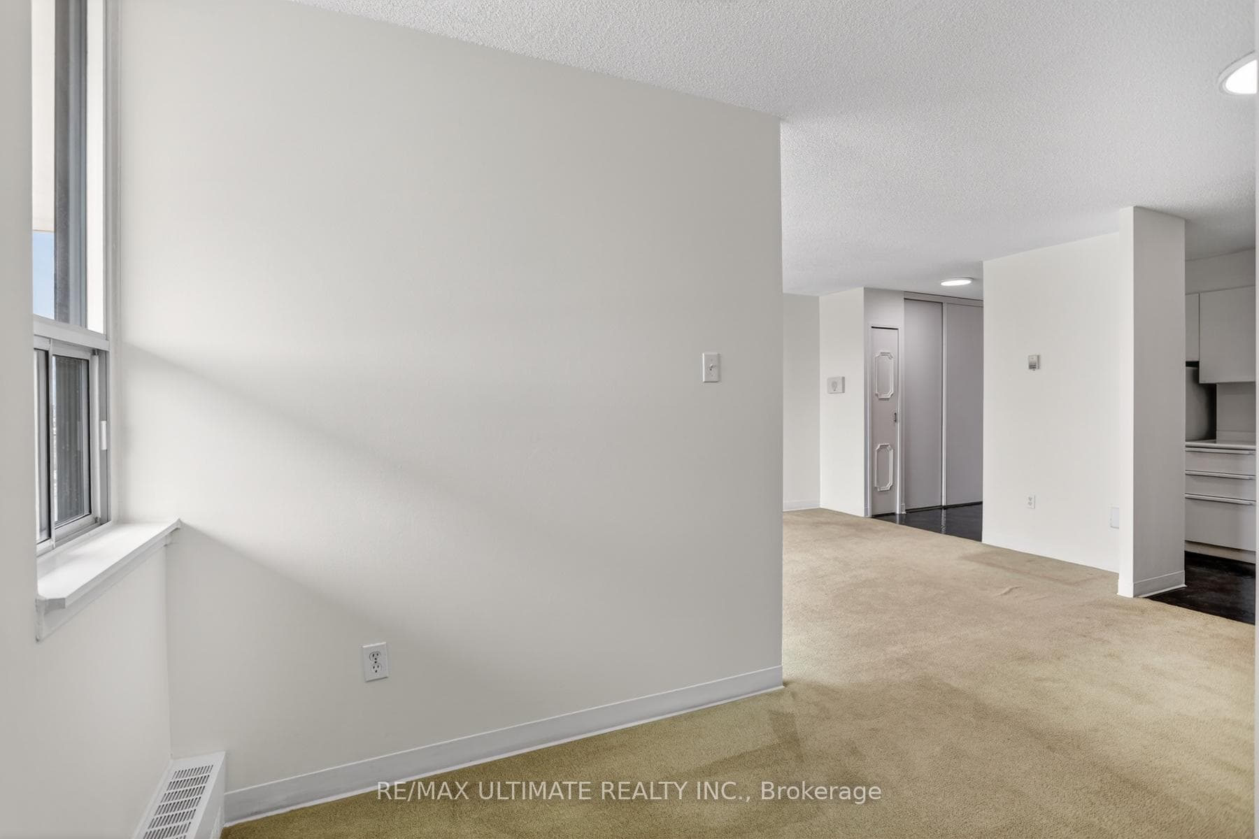 15 TORRANCE Road Unit 1003 photo 5