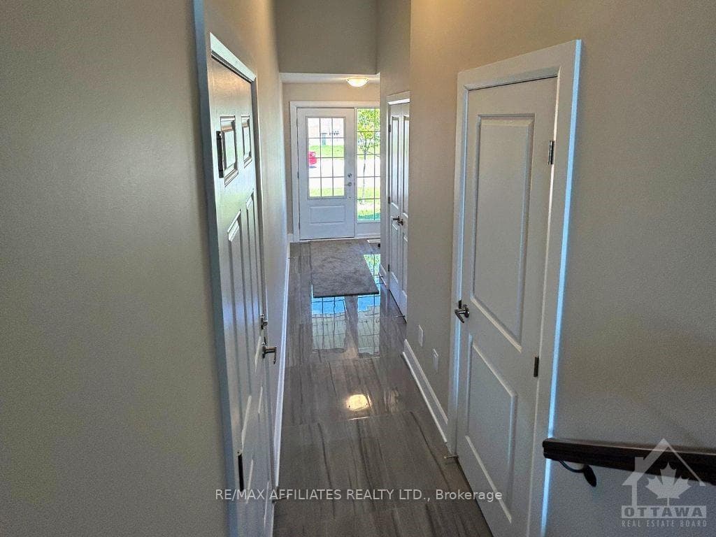 228 HOOPER Street photo 4